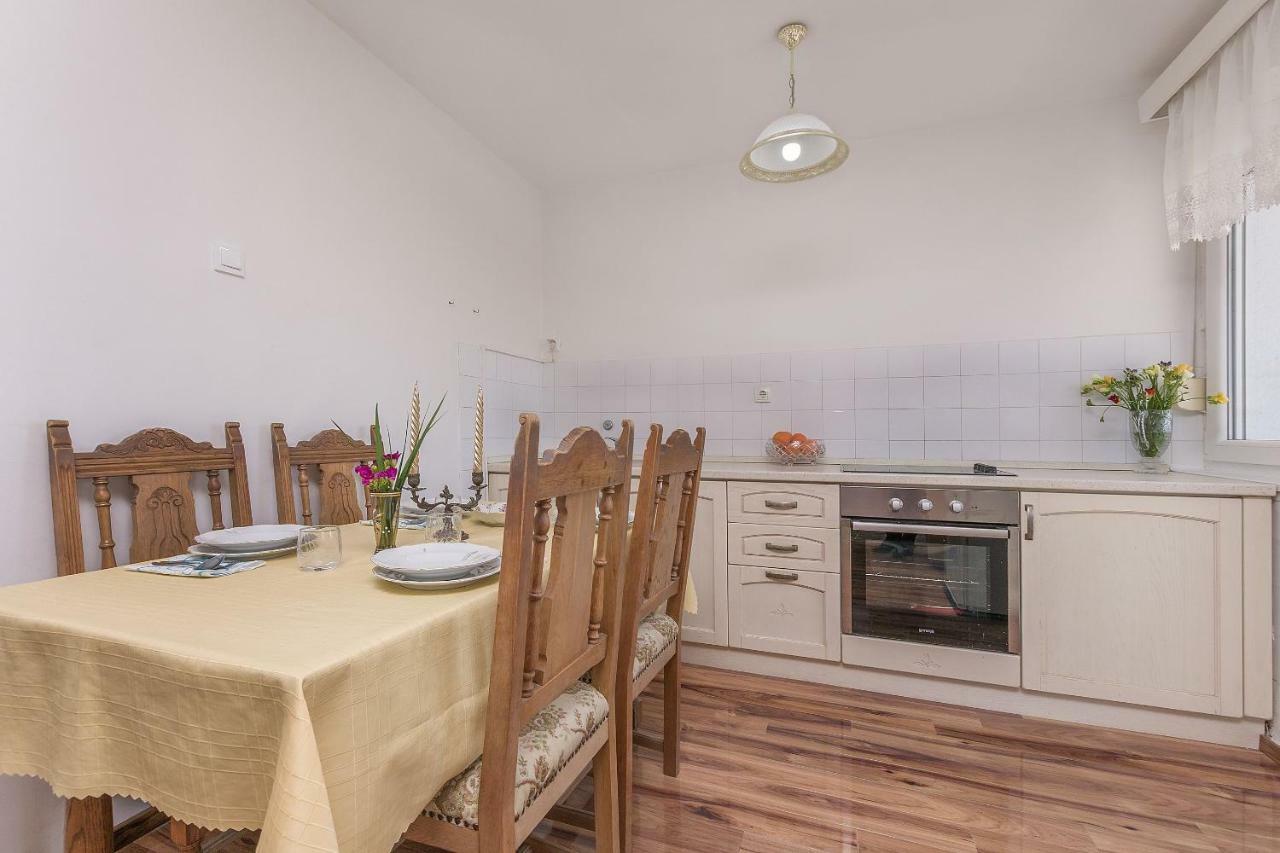Apartment Nansy Omis Ngoại thất bức ảnh