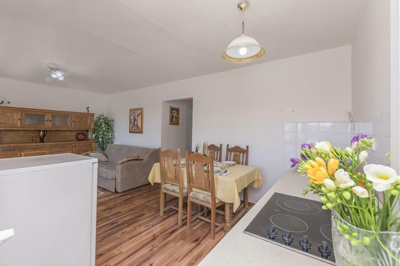 Apartment Nansy Omis Phòng bức ảnh